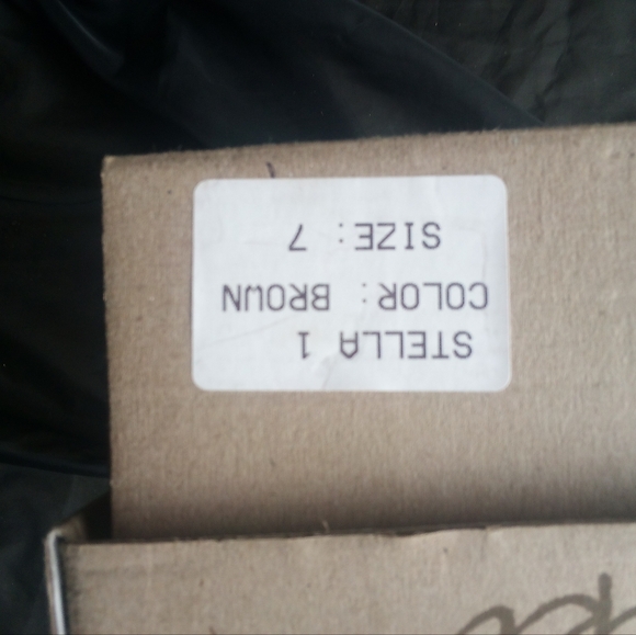 *NEW! Women's Designer Heels - Picture 2 of 8